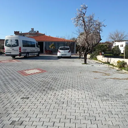特罗亚膳食公寓酒店 * Akçapınar